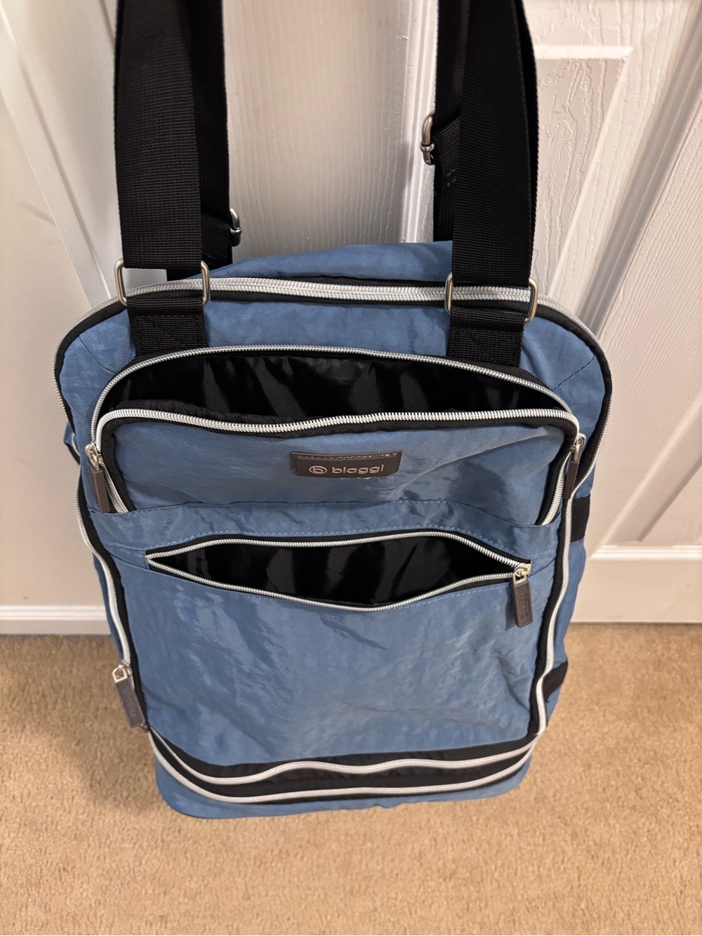 Biaggi Blue Convertible Travel Tote Bag (Zipsak collection) - brand new with tag - Picture 3 of 9